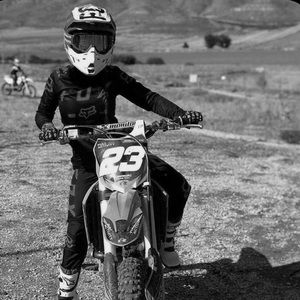 Meet your Posher, Avery